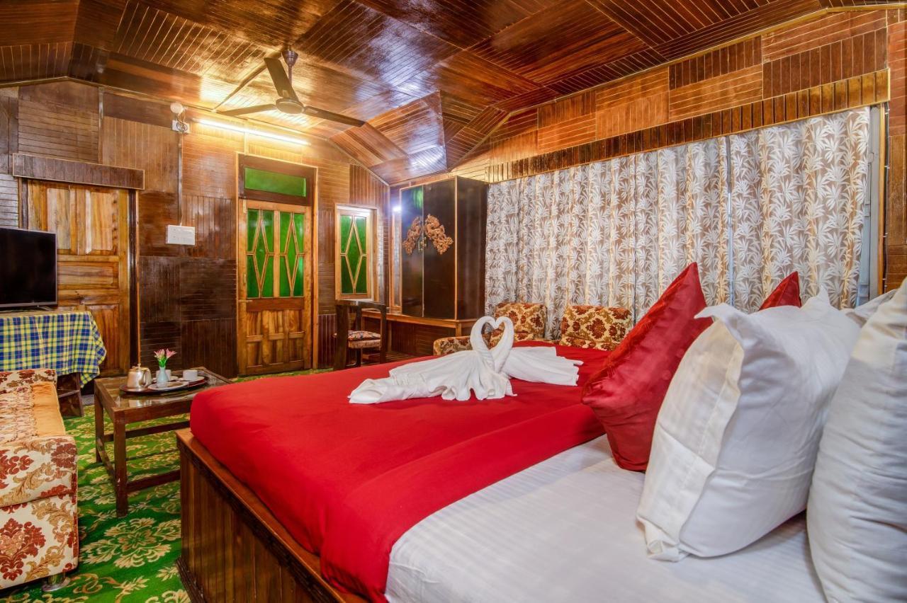 Montis Soyang Premium Heritage Hotel Гангток Экстерьер фото